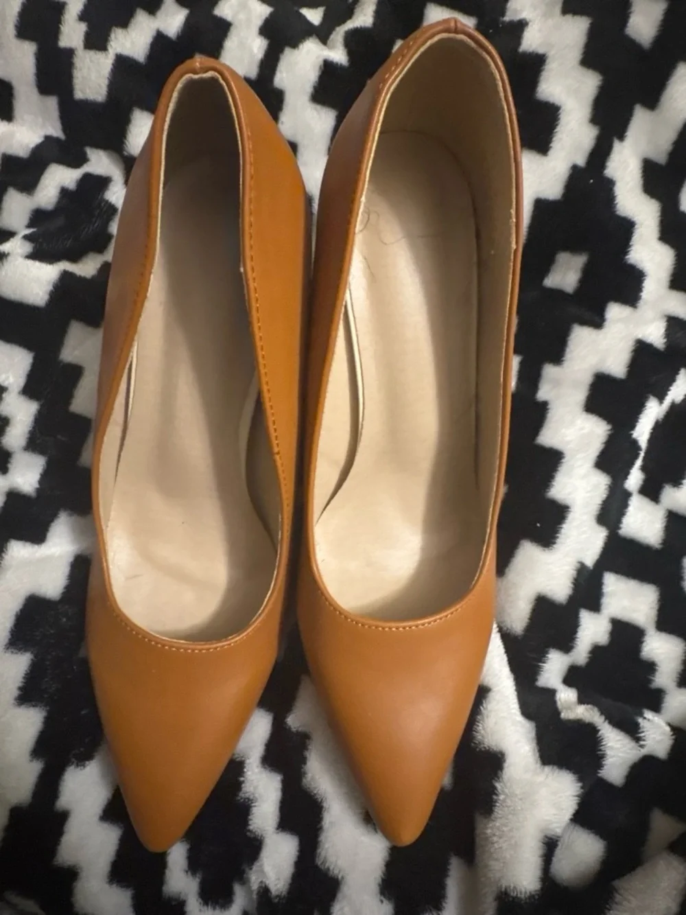 SHEIN Tan Pointed Block Heel Pumps